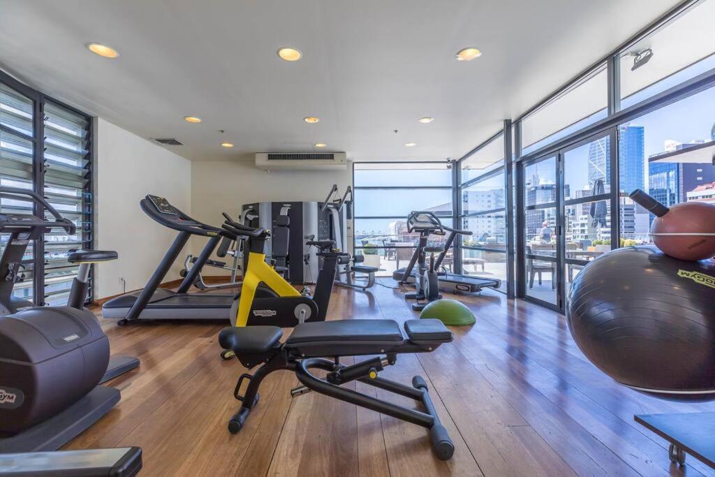 Heritage Haven By Viaduct Cbd - Pool Gym Tennis オークランド エクステリア 写真